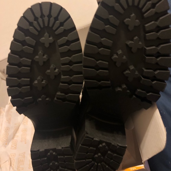 NWT YELLOW BOX YELLOWBOX “Telaviz” Combat Block Heel Boots - Picture 9 of 14